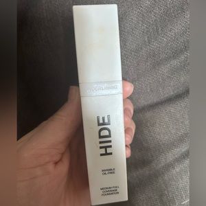 HIDE invisible oil free medium coverage foundation PORCELAIN